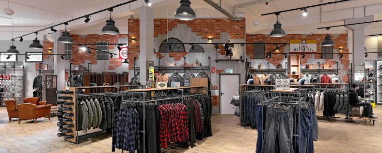 fake-brick-panels-in-retail-store-design-shop-fittings