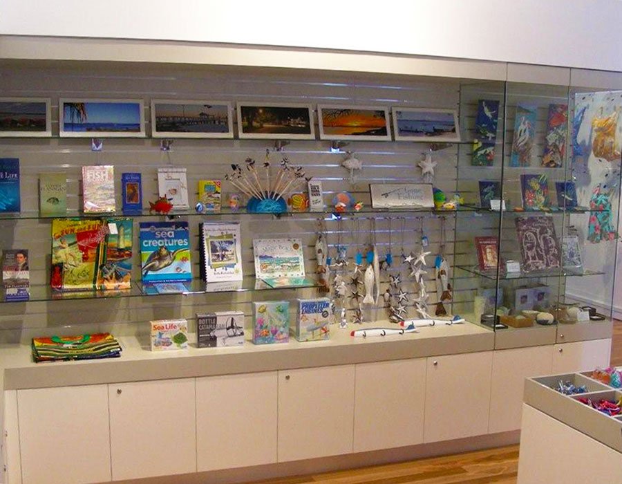 wall-shelving-display-in-commercial-retail-store
