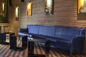 Cafe Design Using 'Beton-Tablas' Concrete-Look Wall Panels'