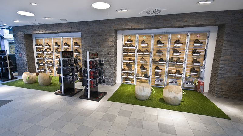 Shoe-Store-Retail-Design-Using-Pizarra-Gris-Faux-Slate-Wall-Panels